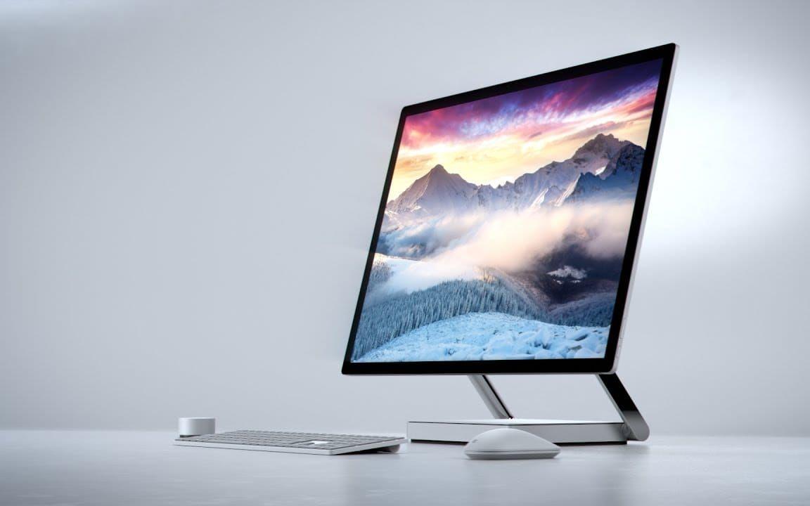 Surface Studio. Microsoft har lånat mer än ett blad ur Apples bok när de ritade Surface Studie. Men till skillnad från iMac har den touchskärm och möjlighet att vinkla ner till en arbetsyta. Från början skulle den lanseras i slutet av 2016  men den har nu skjutits fram till tidigt 2017.