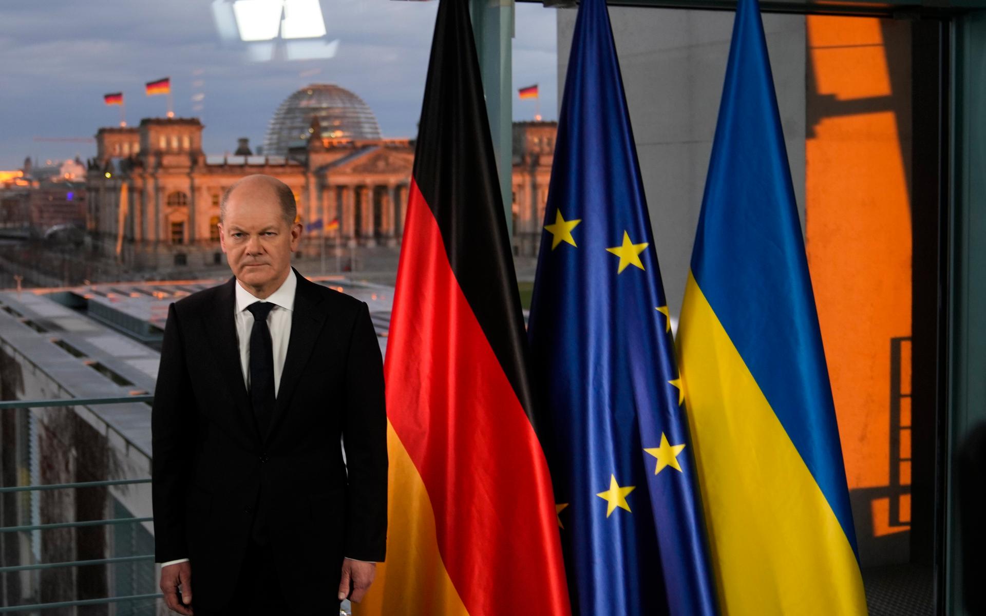  Tysklands nya förbundskansler Olaf Scholz talade i tv om Ukrainakonflikten den 24 februari.