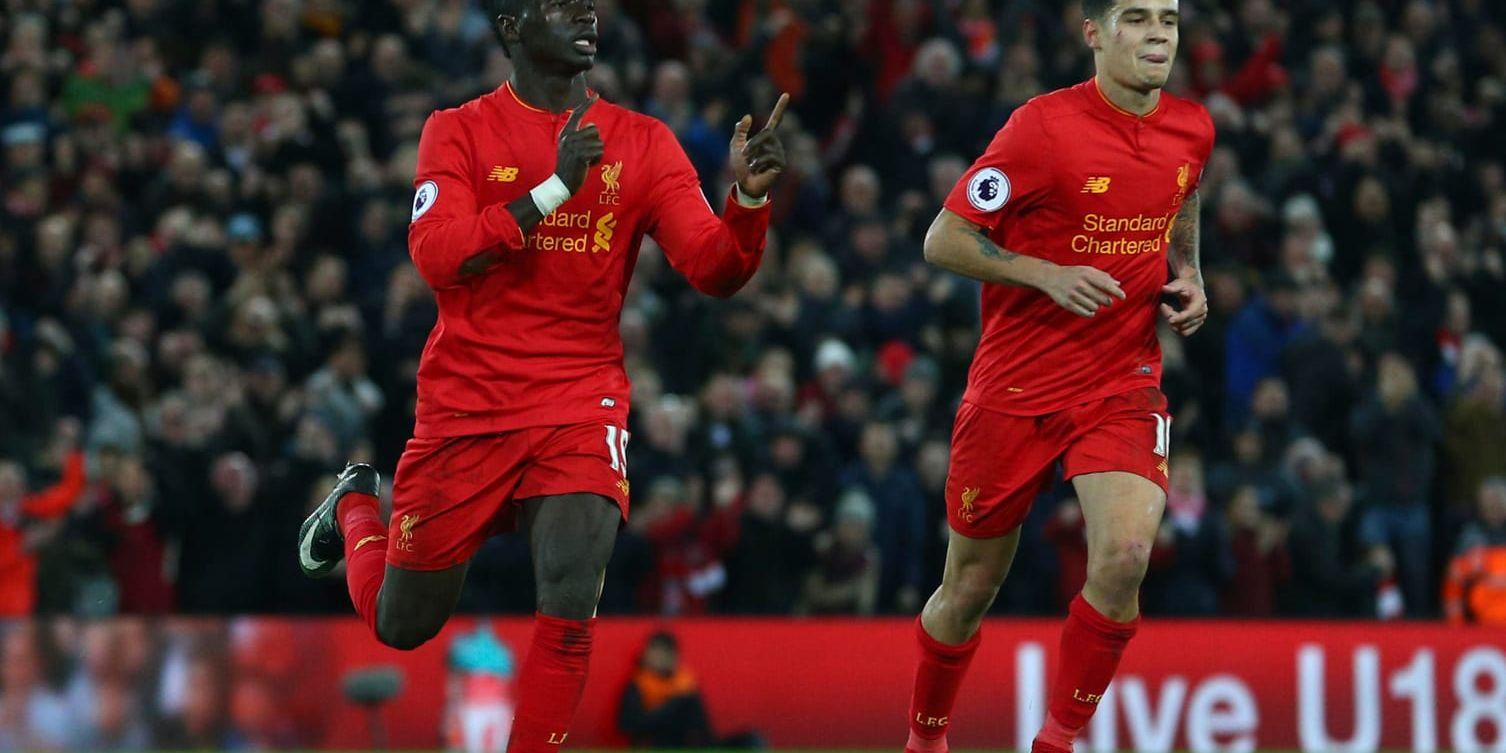 Liverpools Sadio Mané, till vänster, missar upp till en och en halv månads spel efter att ha skadat sig under Senegals VM-kvalmatch mot Kap Verde. Arkivbild.