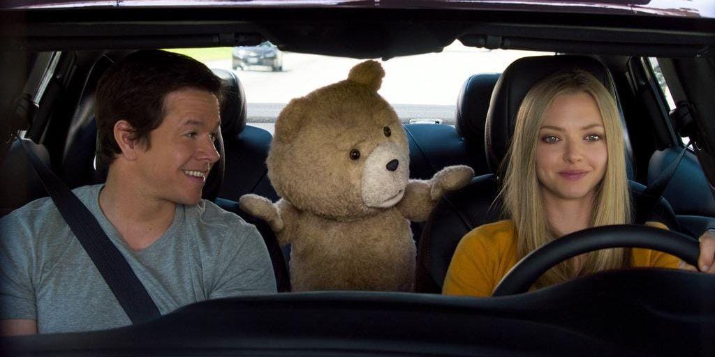 Mark Wahlberg , Ted och Amanda Seyfried i komedin "Ted 2".
