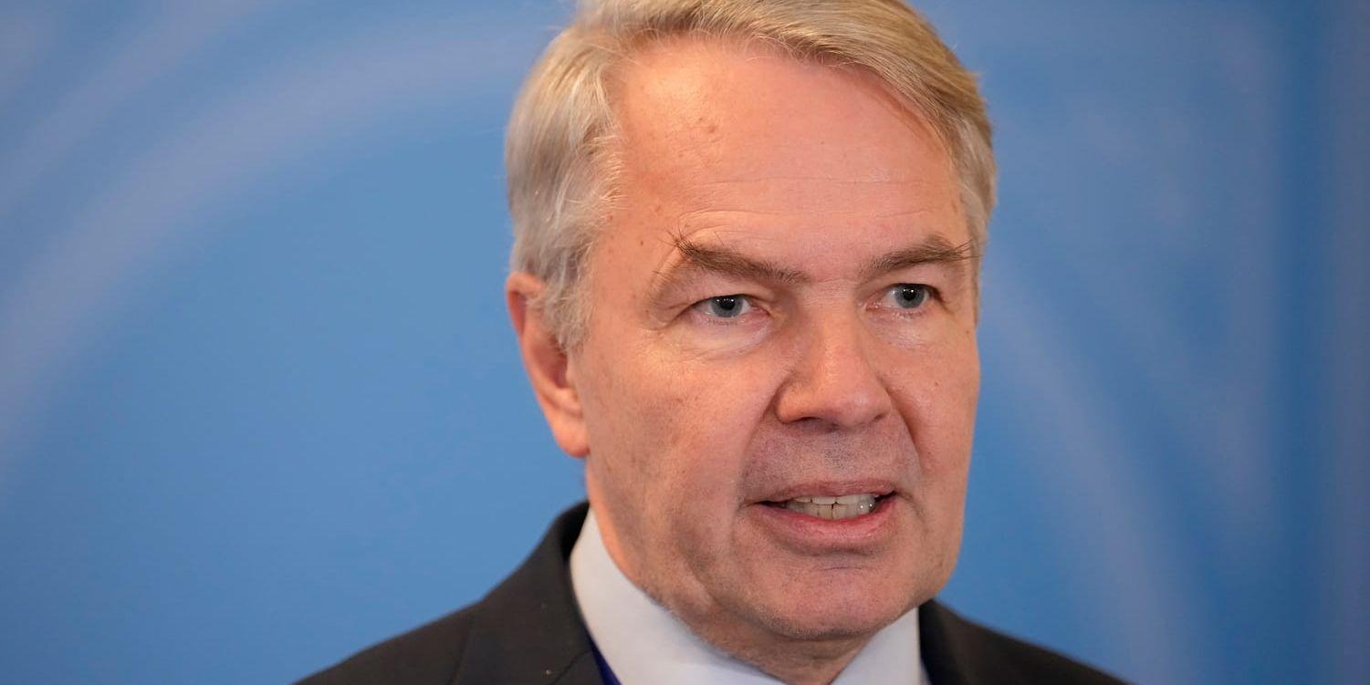 Finland kan behöva överväga att ansöka om ett Nato-medlemskap utan Sverige, säger Finlands utrikesminister Pekka Haavisto. 