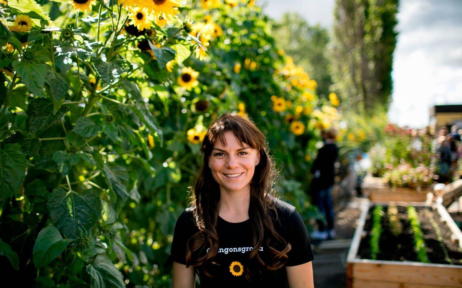 Stadsodlare. Sandra Holmes utbildar sig till trädgårdsmästare och hoppas att trädgården ska bli ett gott häng, med musik och olika event bland blommorna.