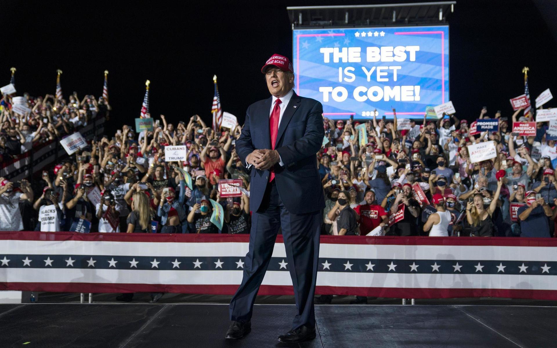 USA:s president Donald Trump under ett valkampanjsmöte i Florida under måndagen. 
