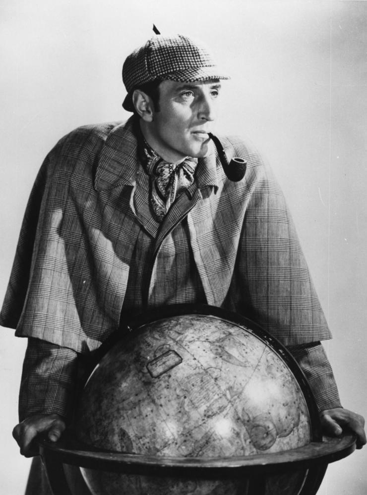 1945 syntes Basil Rathbone som Sherlock Holmes, genom åren har det gjorts mängdes med filmatiseringar om den populära detektiven.