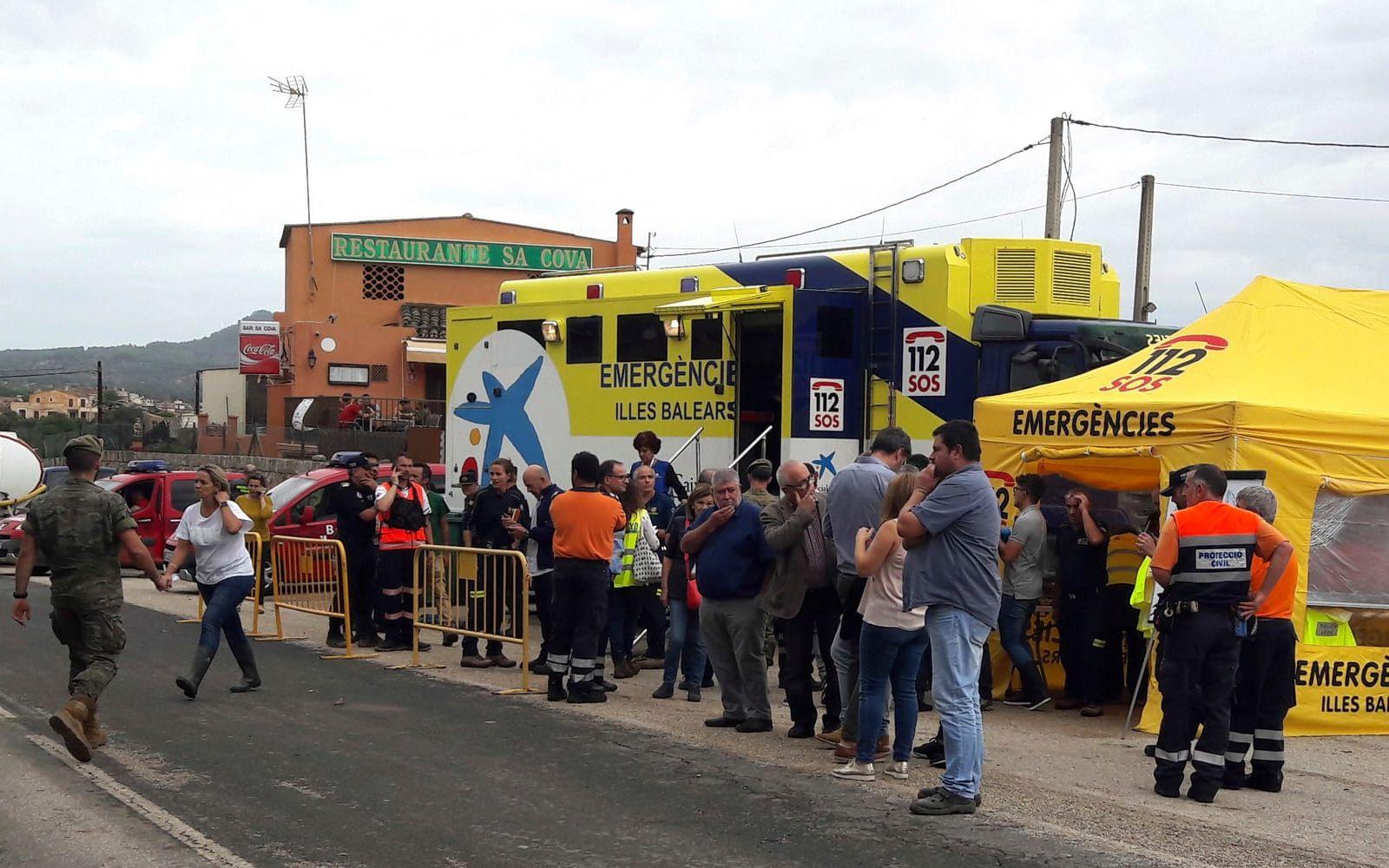 Räddningspersonal samlas i Sant Llorenc.