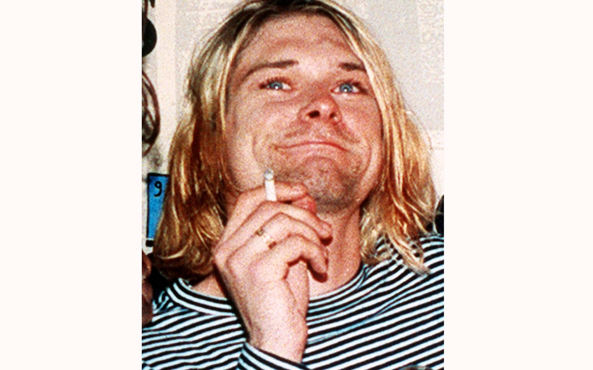 Kurt Cobain och hans band Nirvana visade premiären för musikvideon till ”Smells like teen spirit” i konkurentkanalen ”120 minutes”, i protest mot MTV:s kommersialisering.