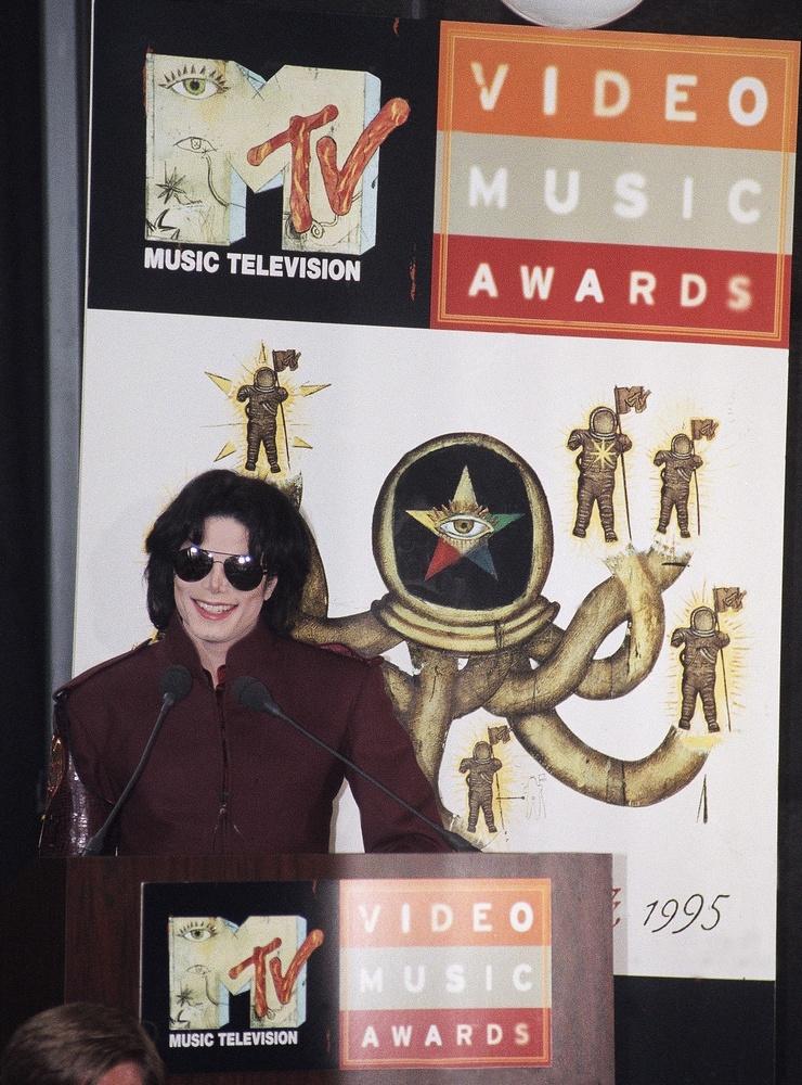 Michael och Janet Jackson fick hela 11 MTV-awards-nomineringar för sin video till låten ”Scream”, som än idag är världens dyraste video någonsin.
