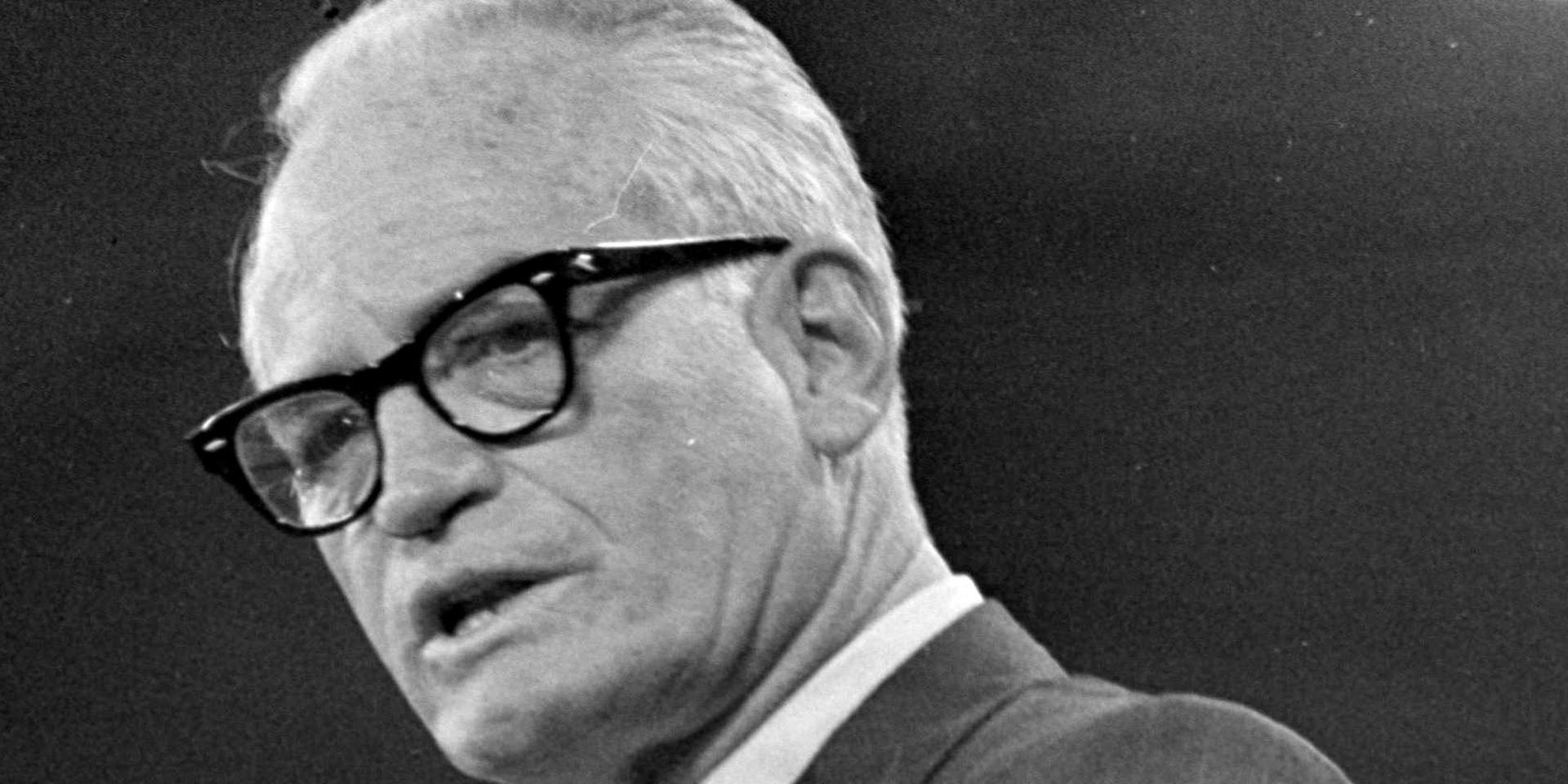 Barry Goldwater, presidentkandidat 1964. Bilden är från valrörelsen efter, 1968.