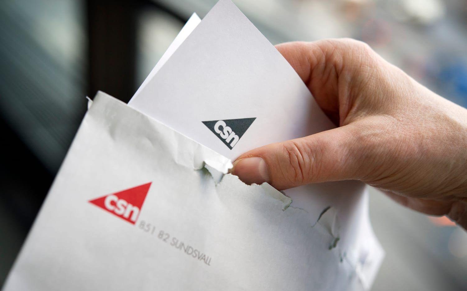 Kuvert från CSN, Centrala studiestödsnämnden. Arkivbild. 
