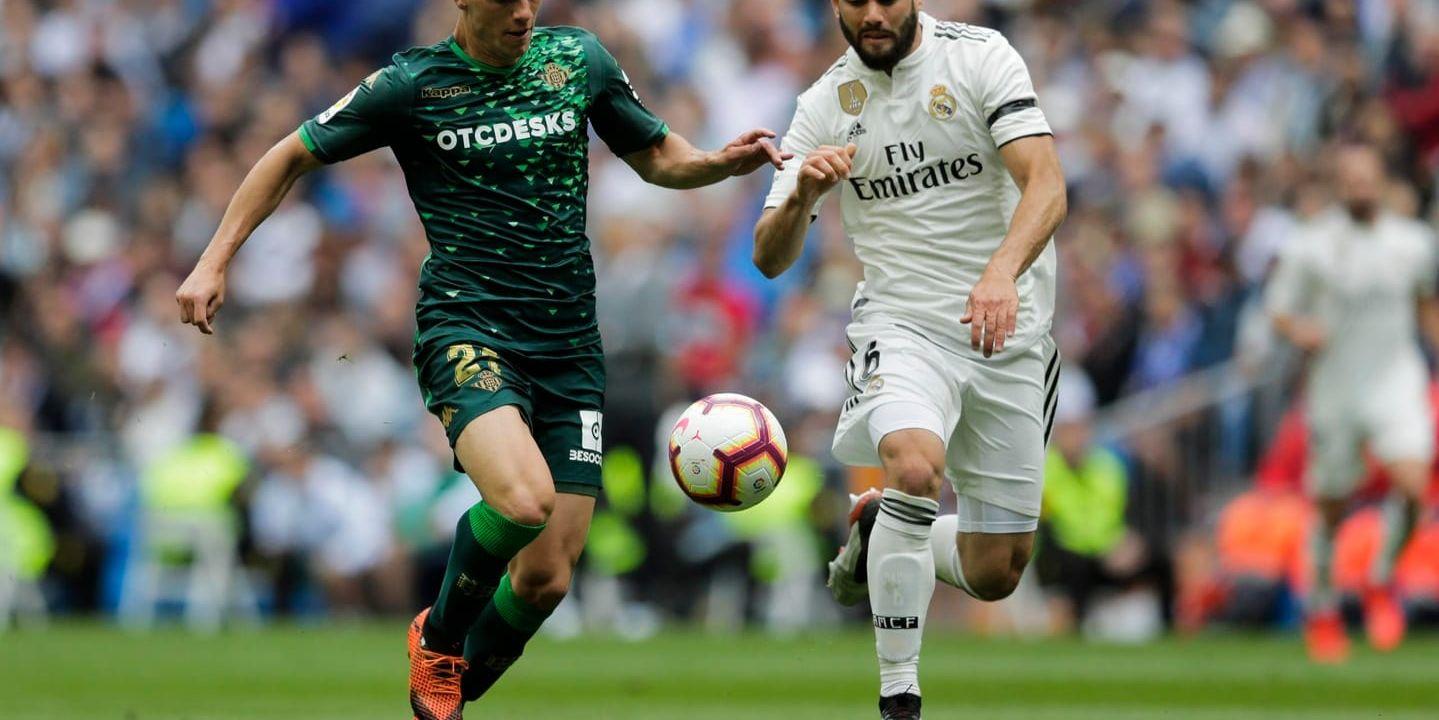 Mittbacken Nacho (höger) och hans Real Madrid avslutade säsongen med en förlust mot Real Betis.
