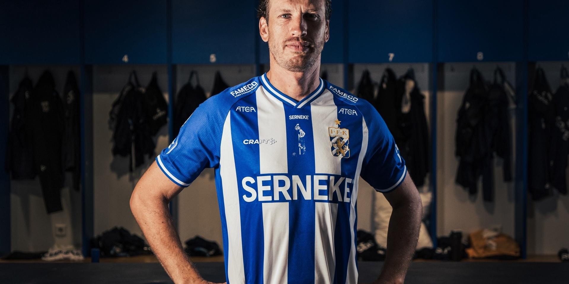 Gustav Svensson har skrivit kontrakt till 2023 med Blåvitt.