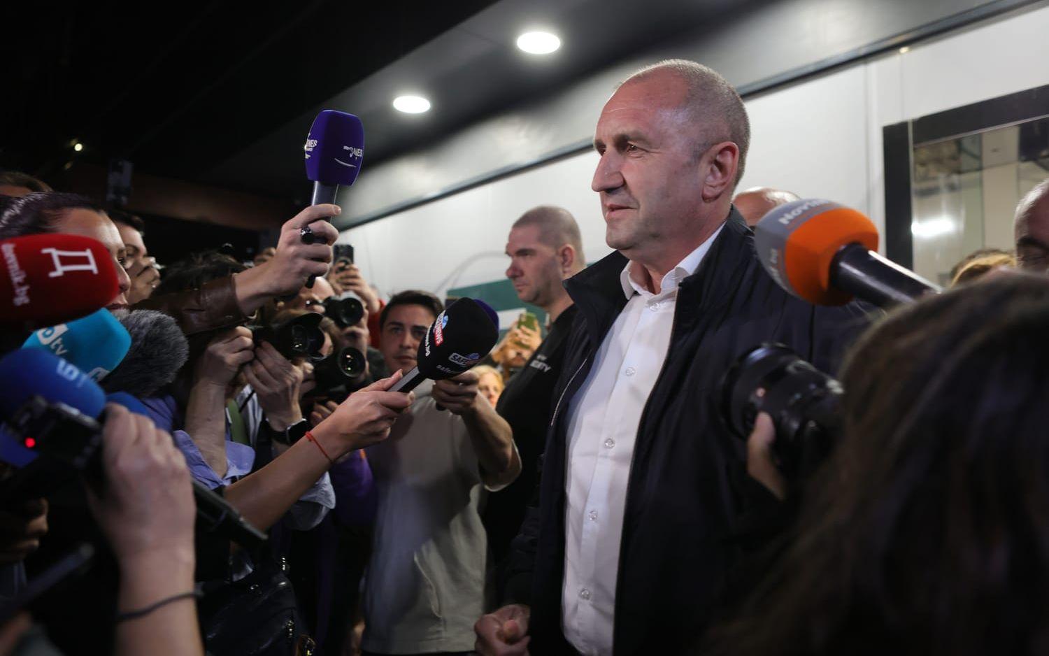 Den bulgariske expresidenten Rumen Radev på söndagskvällen. 