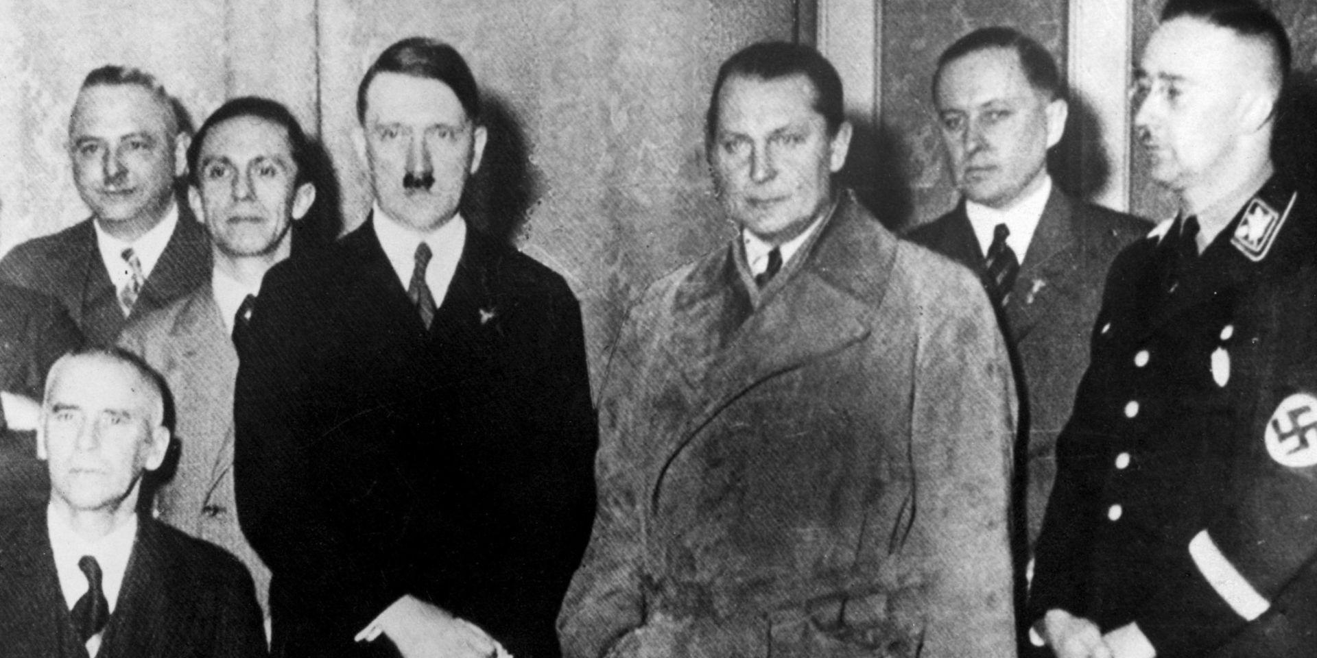 Den 30 januari 1933 övertar Hitler makten i Tyskland tillsammans med bland annat Hermann Göring. 