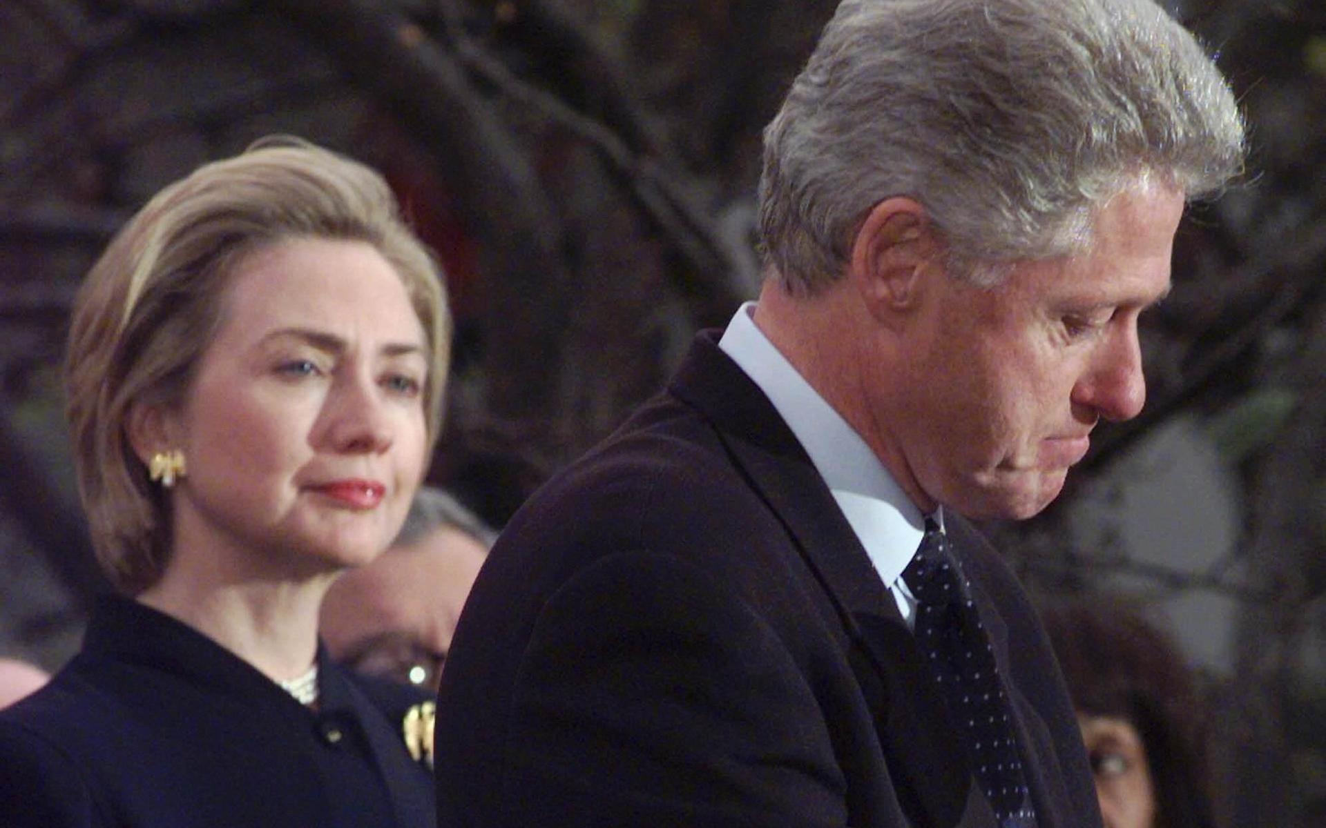 I januari 1999 frikändes Clinton från att ha ljugit under ed. 