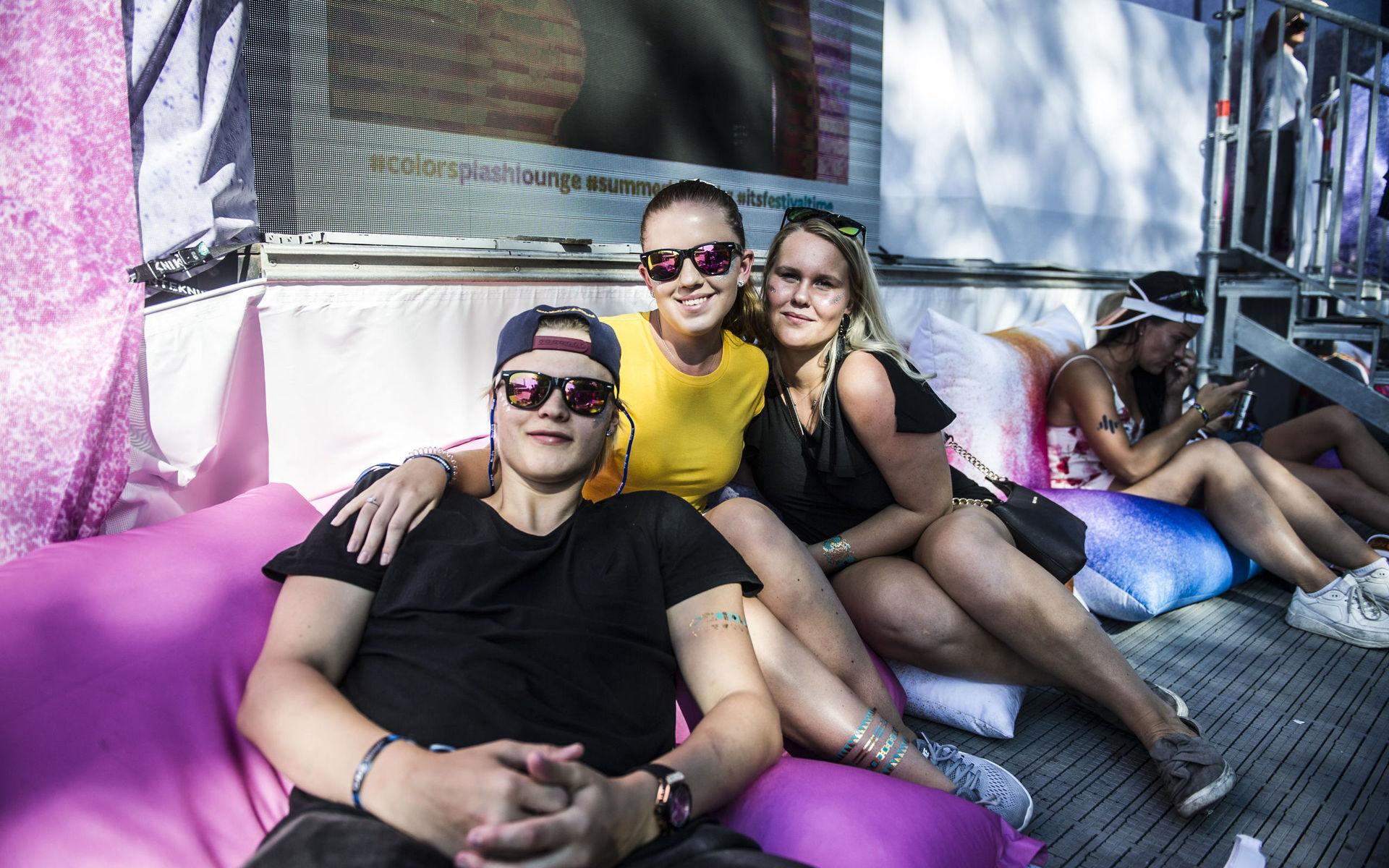 Felix Schuster, Stina Nilsson och Emma Larsosn hade rest från Karlskrona för att festa och dansa i två dagar.