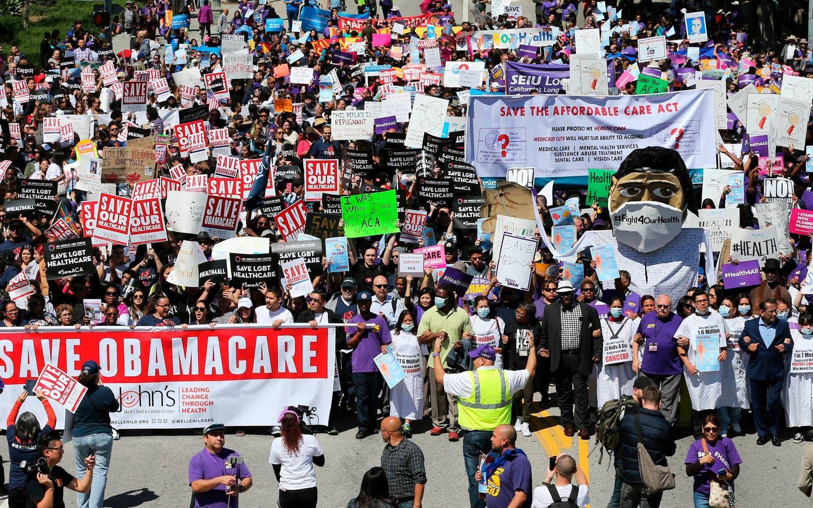 Trumps planer på att rusta ner Obamacare har mött stora protester och inga demokrater väntas rösta på Trumps egen sjukvårdsreform AHCA. Bild: TT