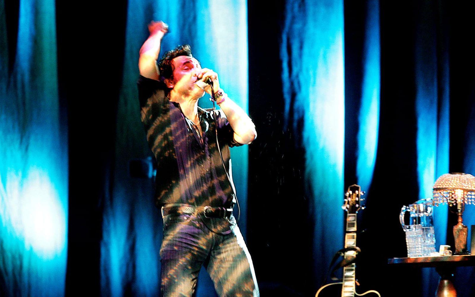 Bruce Springsteen spelar inte bara på Ullevi. I juni 1995 uppträdde han solo i Scandinavium under sin Devils and dust-turné. BILD: Kent Hallgren