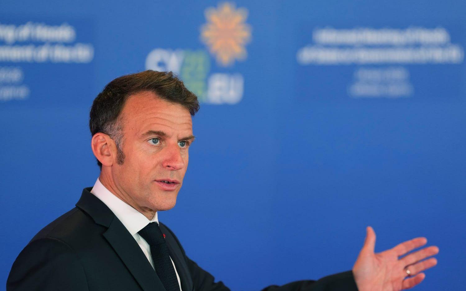 Frankrikes president Emmanuel Macron anländer till EU-toppmötet i Nicosia på Cypern. 