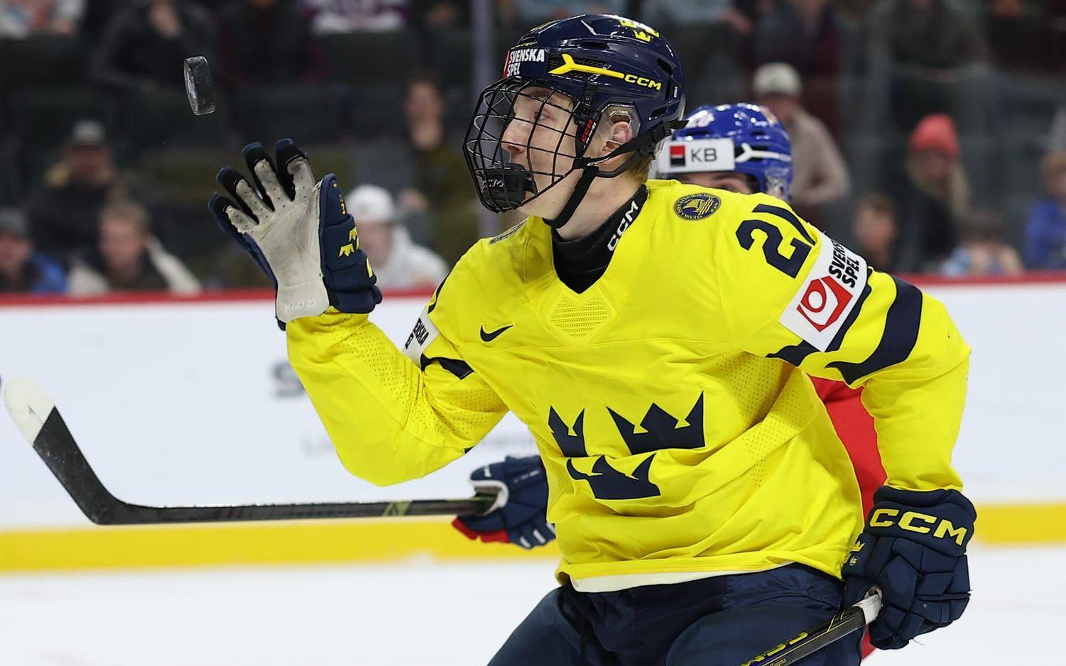 Viggo Björck var med och vann JVM-guld i vintras, men stoppades från U18-VM. Arkivbild.