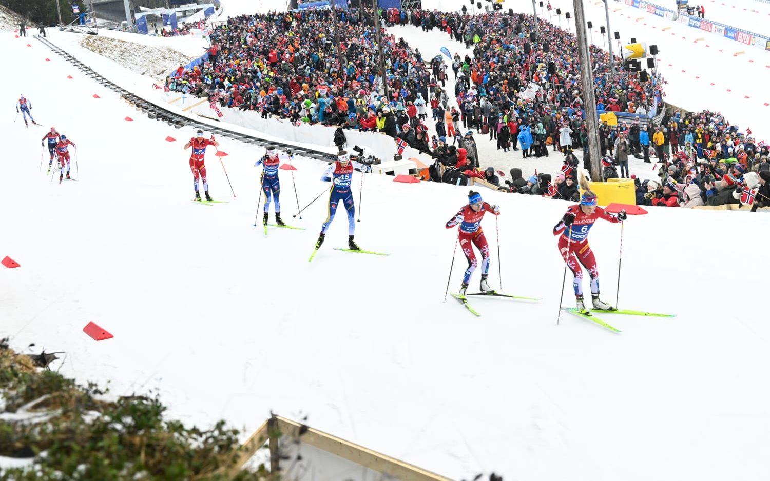 Therese Johaug, Heidi Weng, Frida Karlsson och Ebba Andersson under femmilen i VM i Trondheim i fjol.