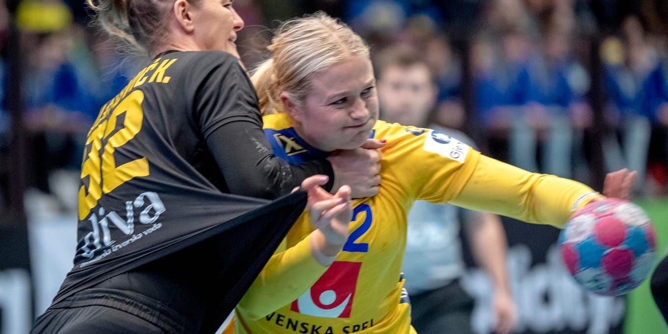 Hanna Blomstrand, till höger, lyfts fram som en svensk nyckelspelare inför EM. Arkivbild.