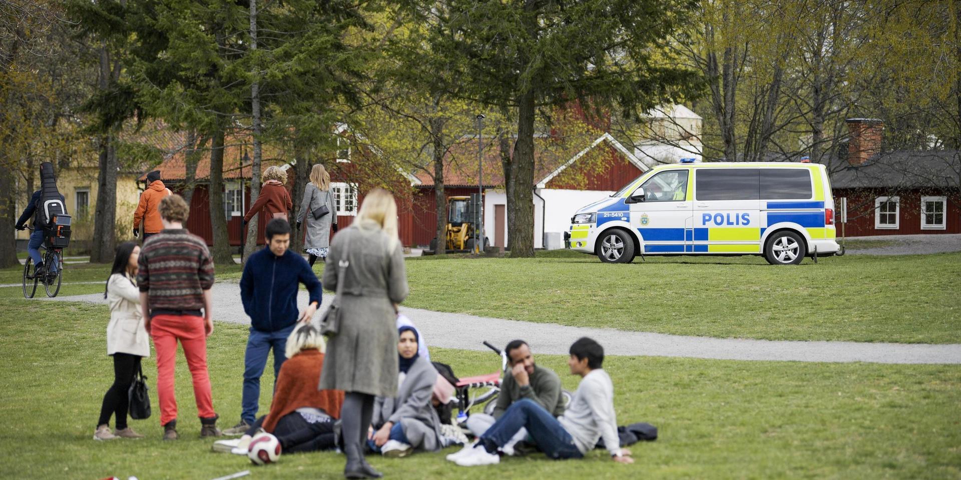Uppsala har med stöd av pandemilagen beslutat om vistelseförbud i bland annat Ekonomikumparken på valborg. Arkivbild.