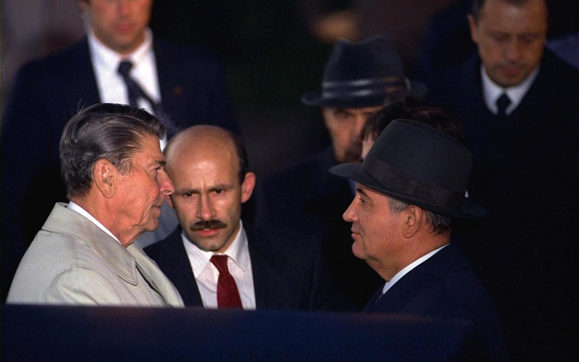 Michail Gorbatjov och Ronald Reagan hade totalt fyra samtal på Island innan de skildes åt. Samtalen kom att bli början på slutet av Kalla kriget.