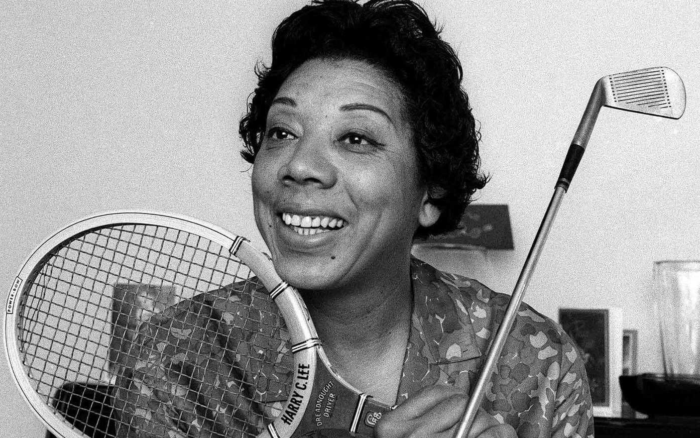 Och hon var också den <strong>första svarta kvinnan som tävlade på golftouren LPGA.</strong> Foto: TT