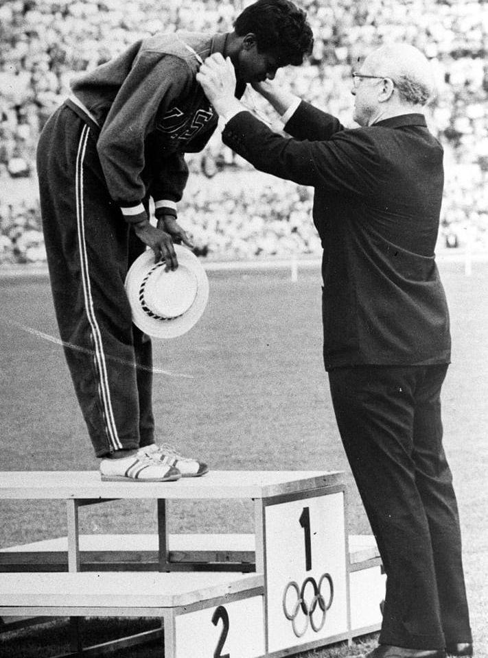 Fyra år senare, i Rom 1960,  <strong>vann Rudolph tre OS-guld och slog lika många världsrekord.</strong> Sprintern var snabbast på 100 och 200 meter och i var en viktig del av USA:s stafettlag.  Foto: TT