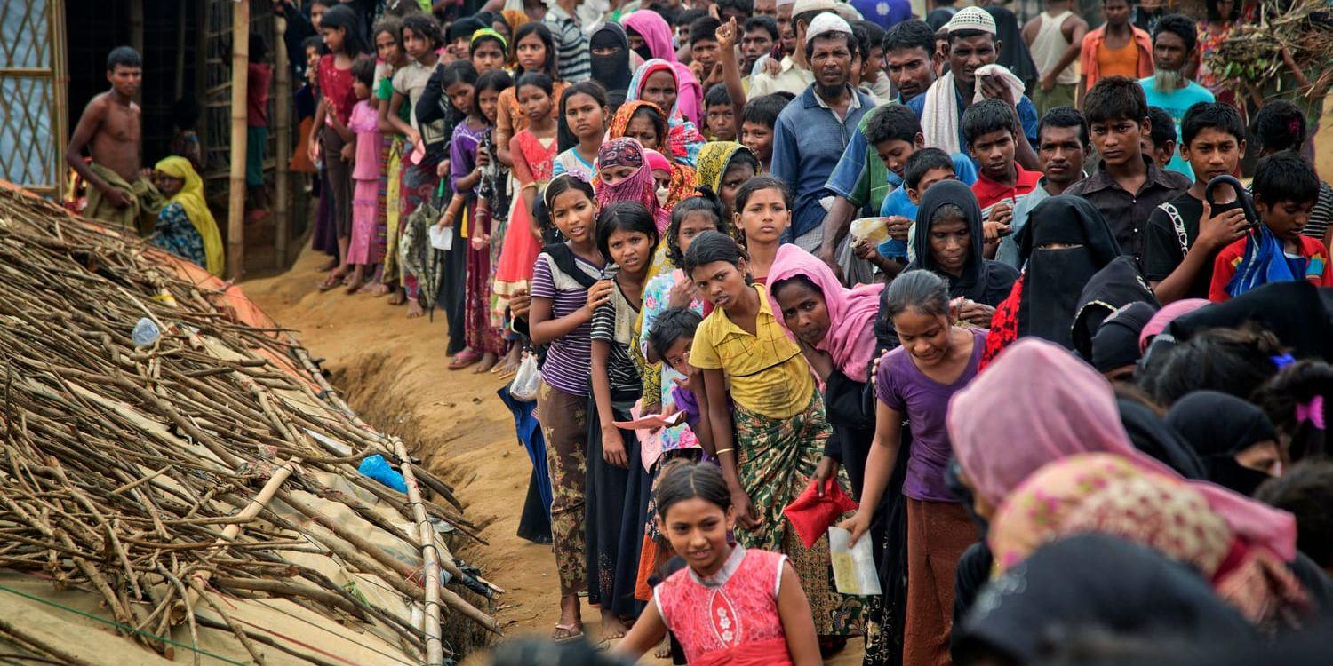 Några av de cirka 620 000 rohingya som flytt till östra Bangladesh undan våldet i den burmesiska delstaten Rakhine. Arkivbild.