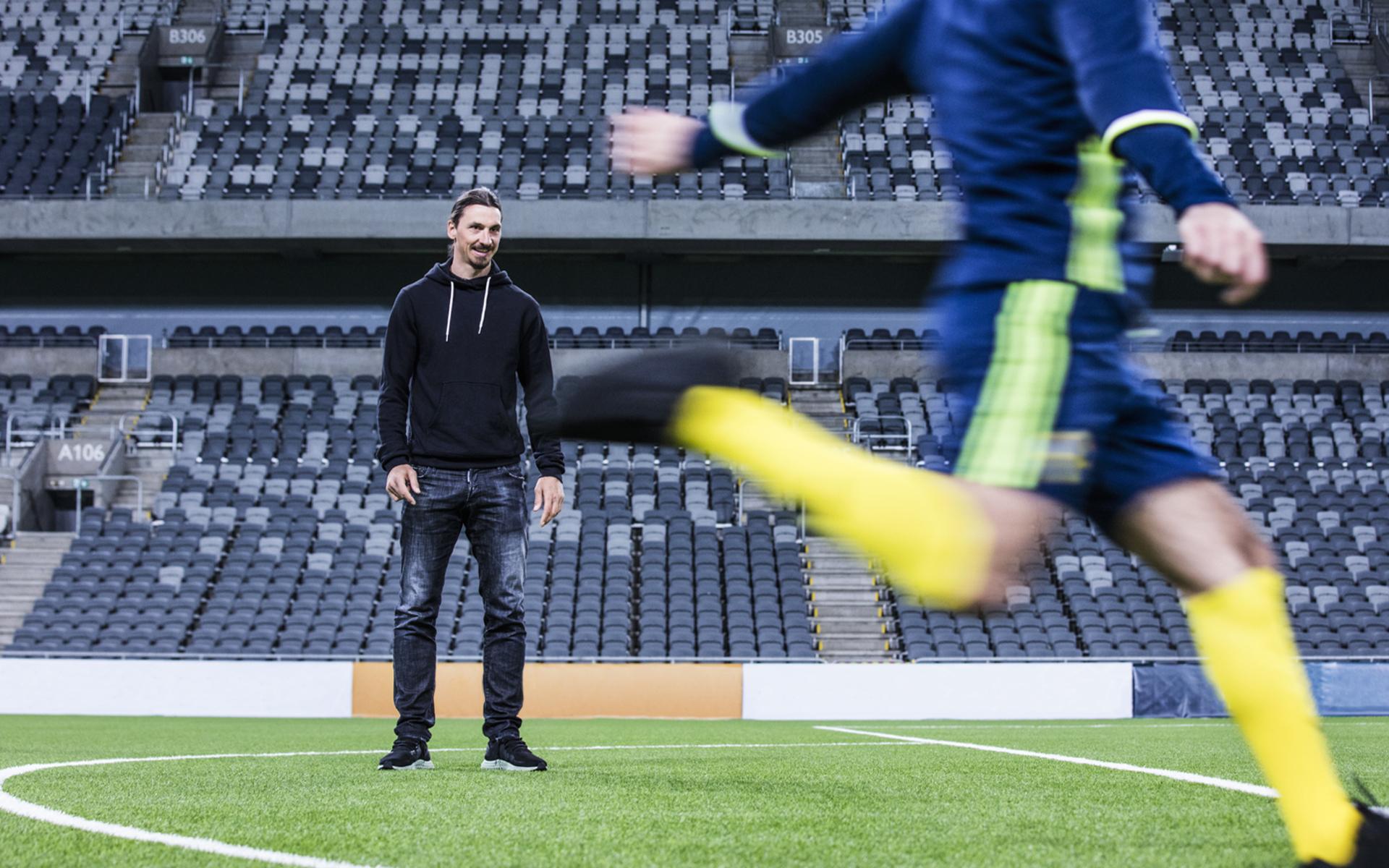 Zlatan var med laget på en träning på Tele2 arena i Stockholm. 