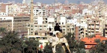 Stadsplanerare i Kairo vill flytta huvudstaden minst 30 mil bort.