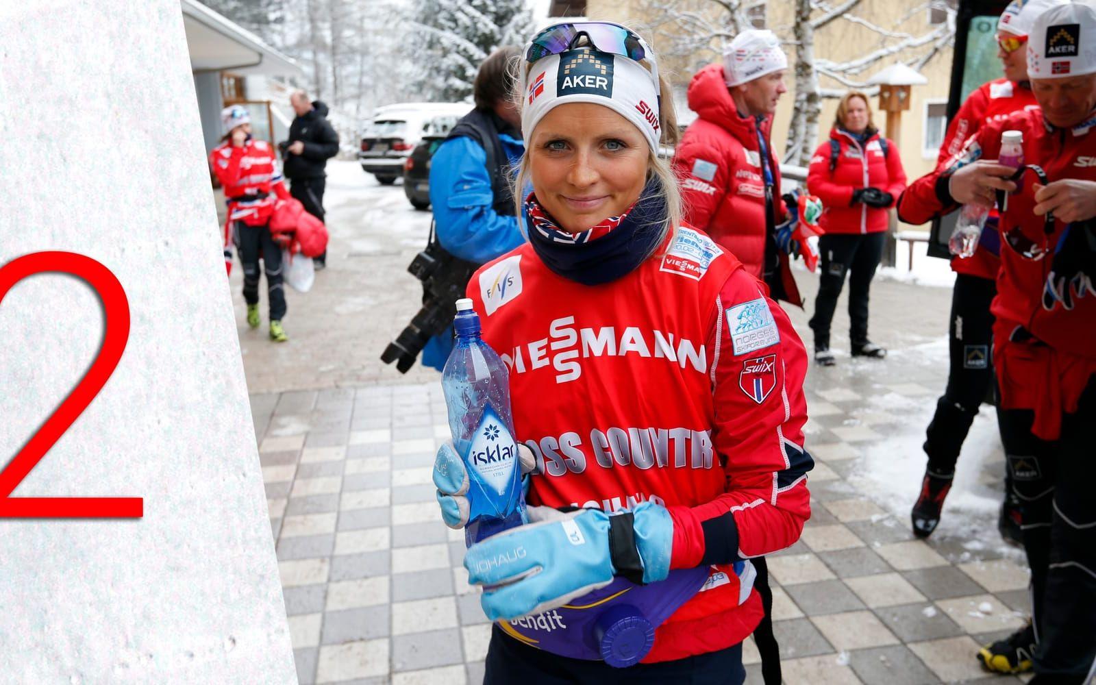 Norge får nog av närgången kameraman efter tremilen i VM Val di Fiemme 2013. Foto: TT