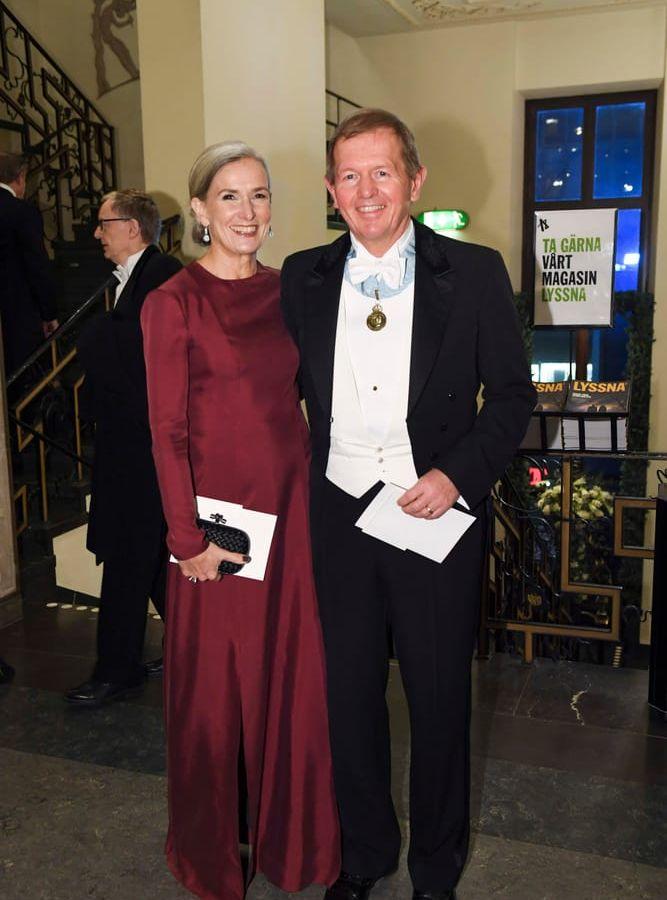 Marcus Wallenberg och Fanny Sachs anländer till Konserthuset i Stockholm inför under Nobelprisutdelningen på söndagen. Foto: Henrik Montgomery / TT