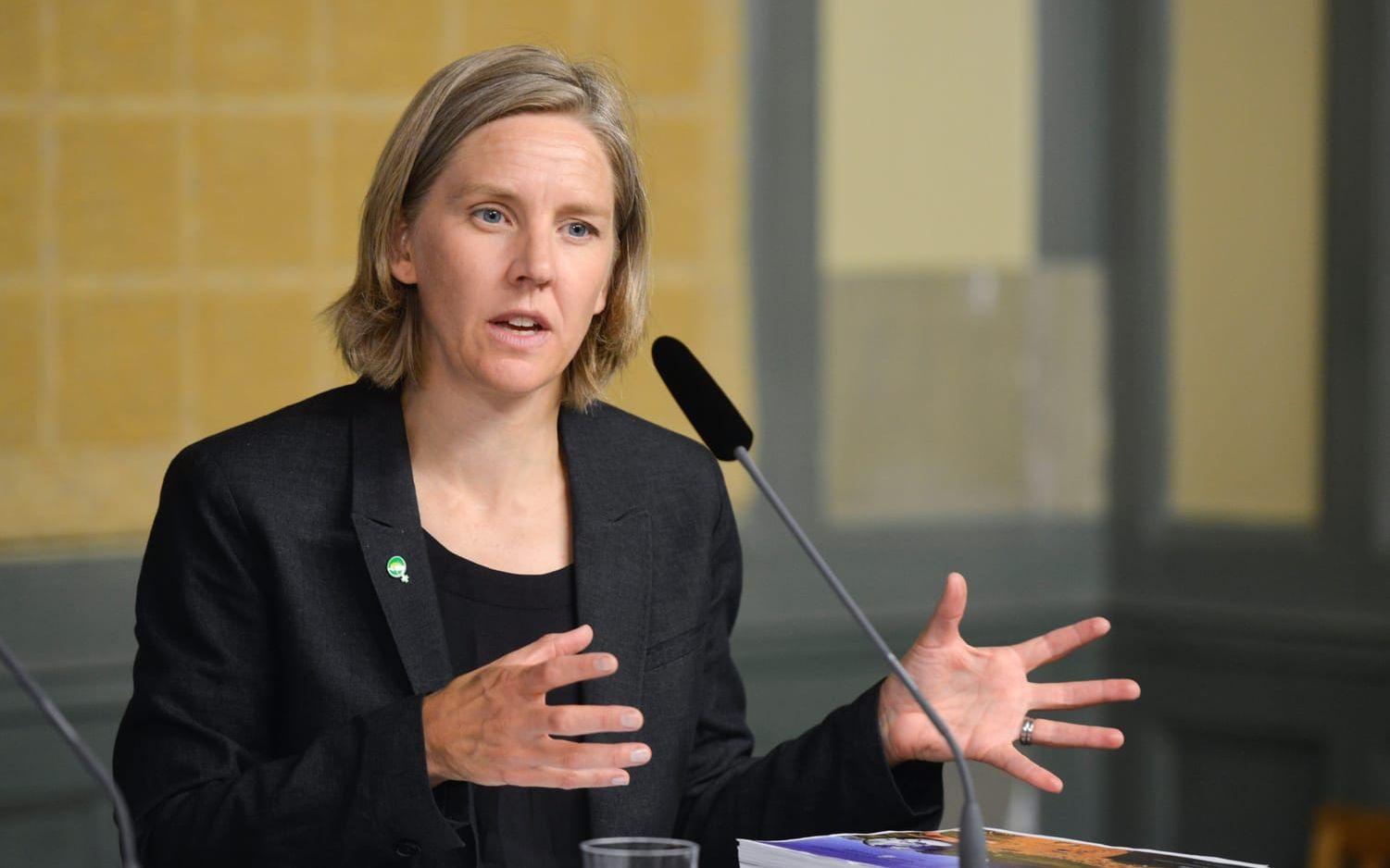 Miljö- och energi­departementet men miljöminister Karolina Skog.
