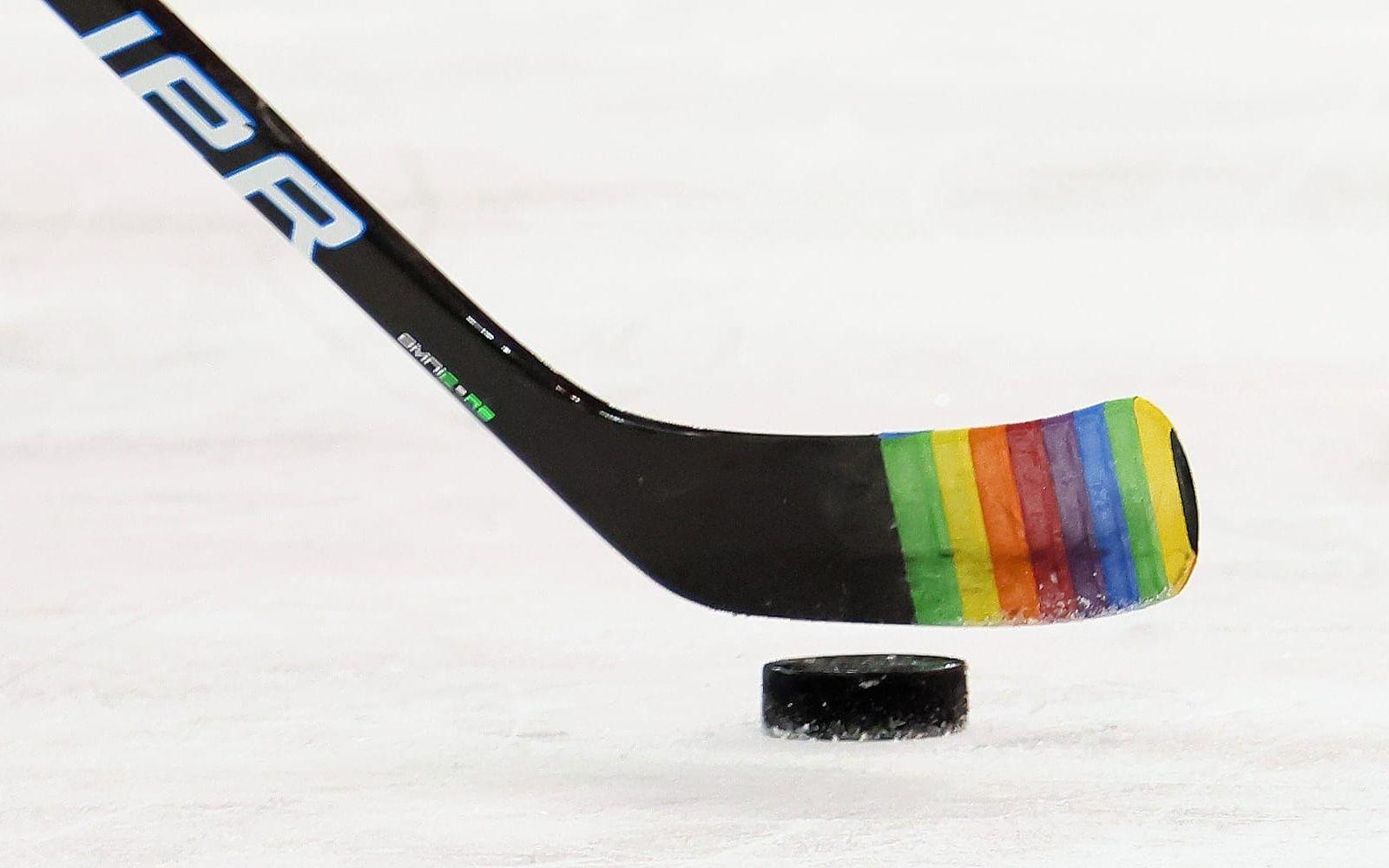 Flera klubbar i NHL har valt att slopa regnbågsfärgade tröjor i samband med ”pride night”. 