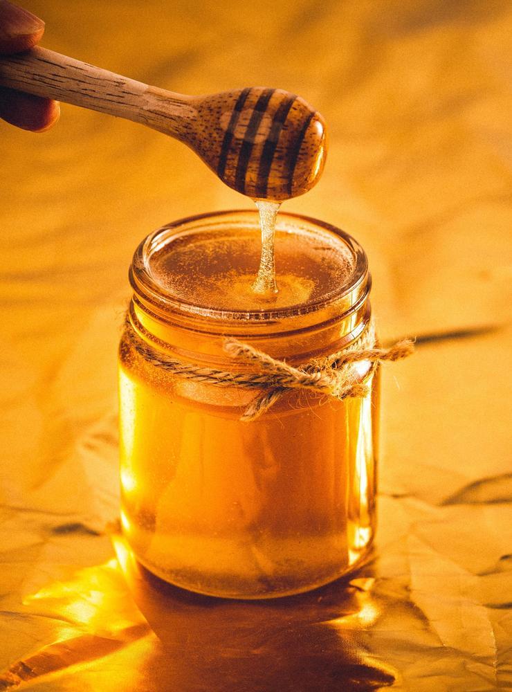 Ibland fuskas det med honung och tillsätts sirap eller socker.