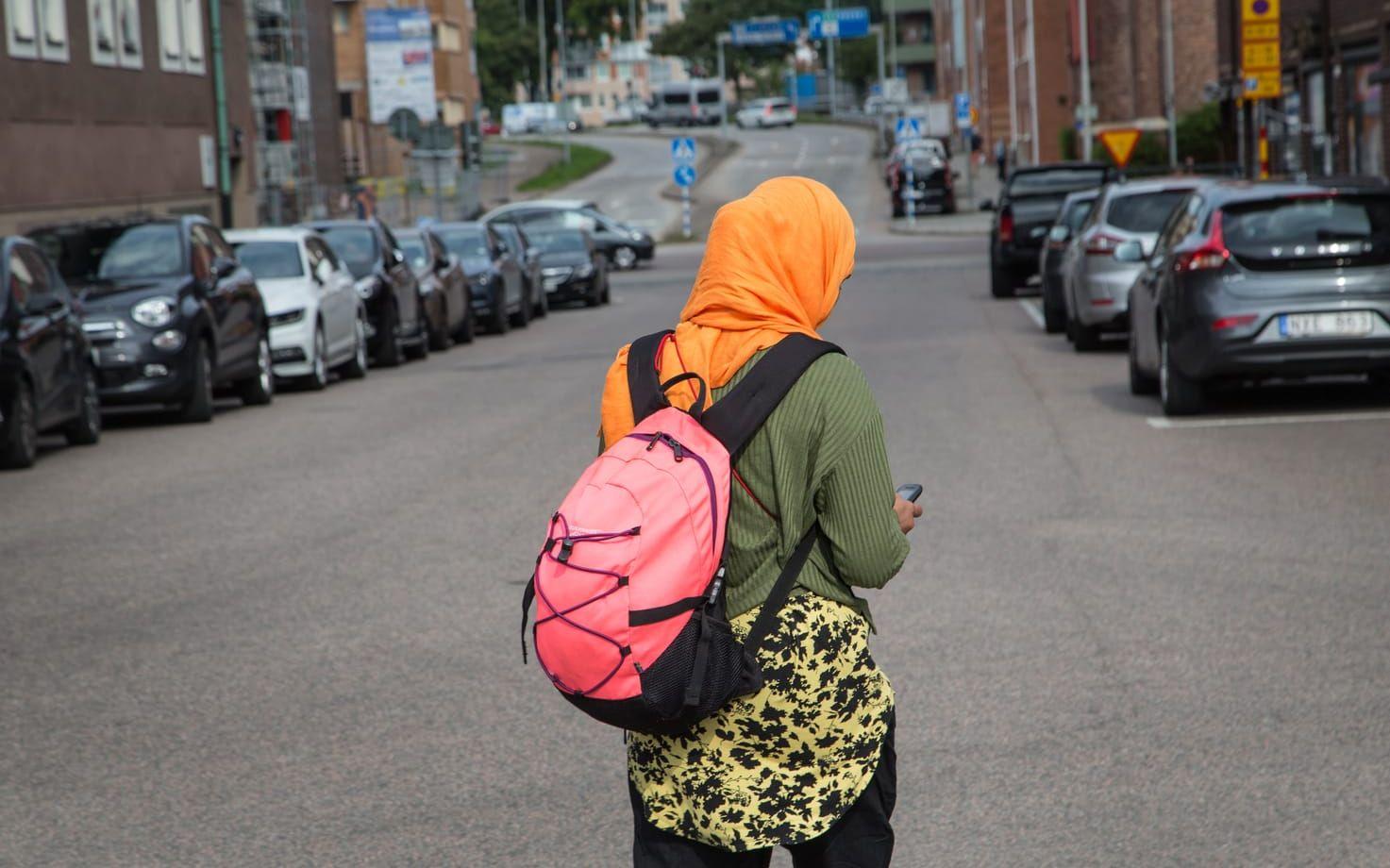 Nära hälften av de tillfrågade företagsledarna i en undersökning svarar att de ser negativt på religiösa attribut eller kläder som slöja. Arkivbild.