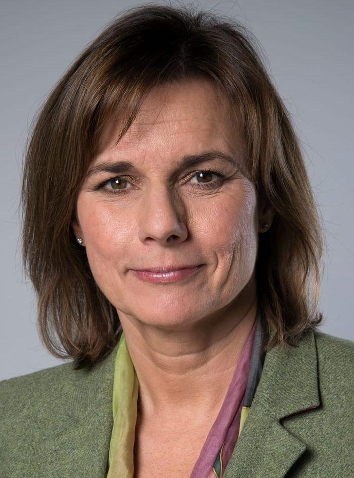 
    Isabella Lövin (MP), biståndsminister
   