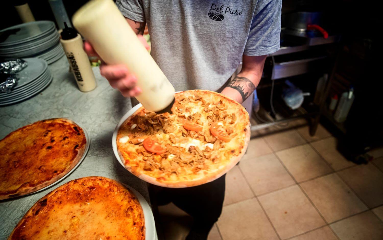 På Del Piero är Brödernas kebabpizza den mest populära rätten på nyårsdagen.