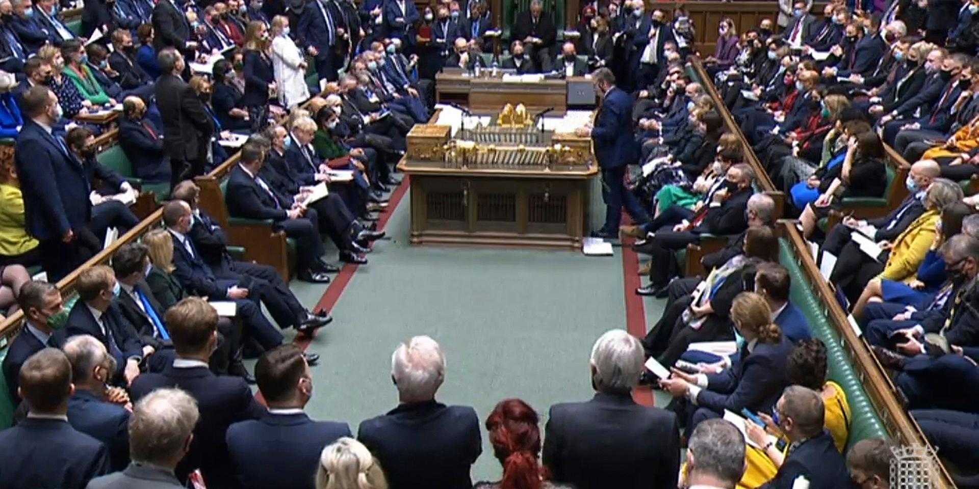 Labourledaren Keir Starmer talar under utfrågningen av premiärminister Boris Johnson i det brittiska underhuset.