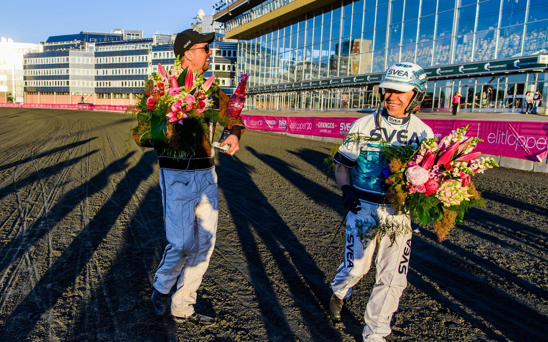 Tränaren Daniel Redén och kusken Örjan Kihlström efter segern i Elitloppet i söndags. 