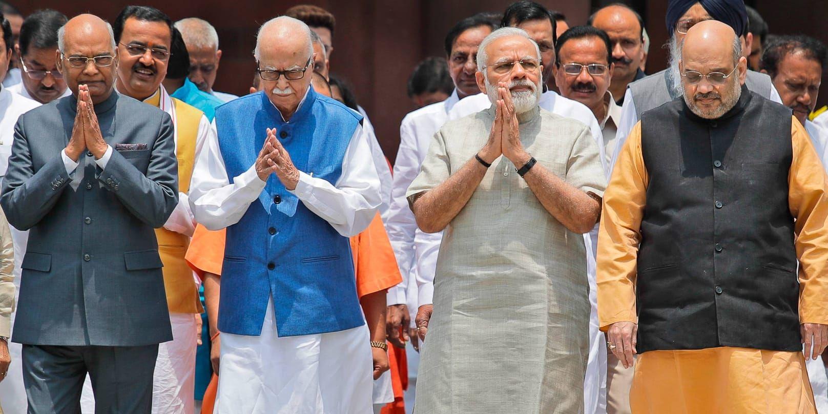 Ram Nath Kovind, längst till vänster, under ceremonin då han nominerades till ny president.