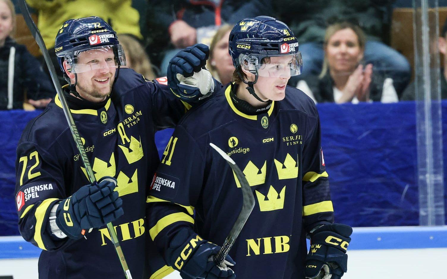 Ivar Stenberg, höger, satte dit ett nytt mål för Tre Kronor. Arkivbild.