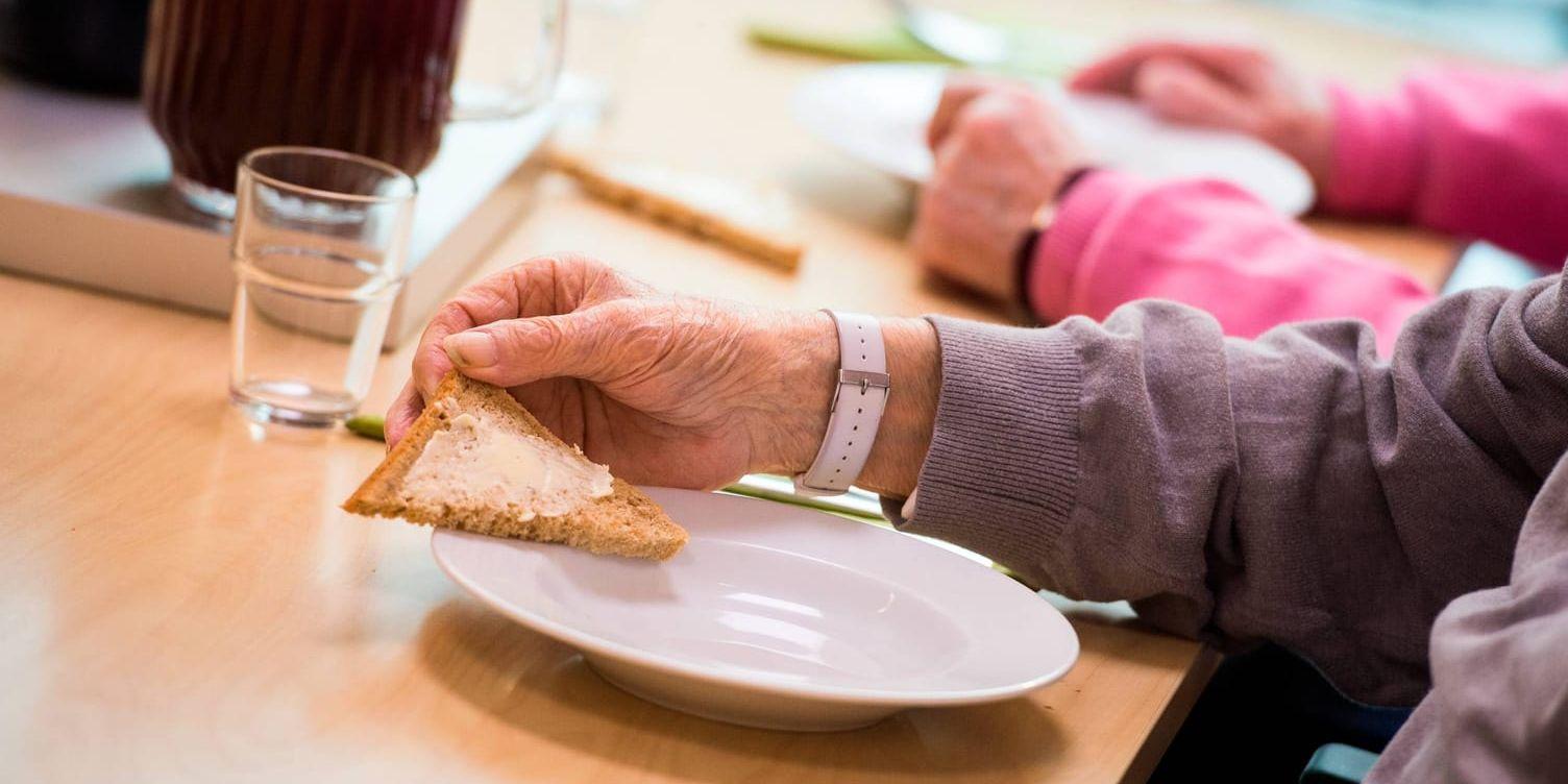 40  000 äldre som vårdas inom äldreomsorgen lider av undernäring. Arkivbild.