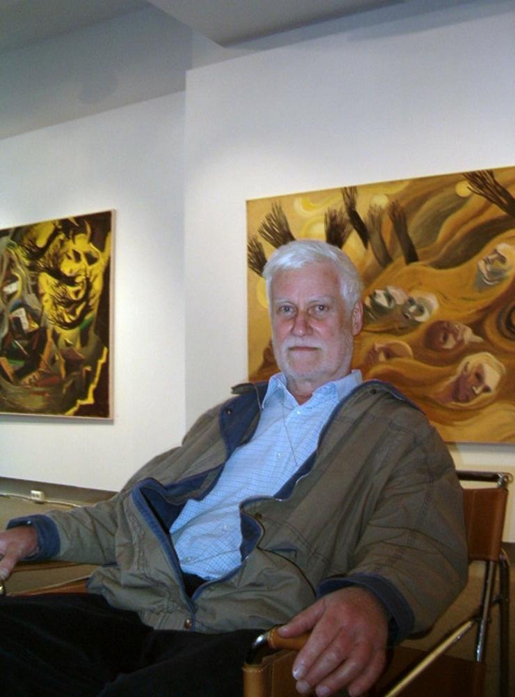 Åke Nilsson föddes i Malmö 1935 men växte upp i Göteborg, där han också gick på Slöjdföreningens skola och senare på Valands målarskola 1955-58.