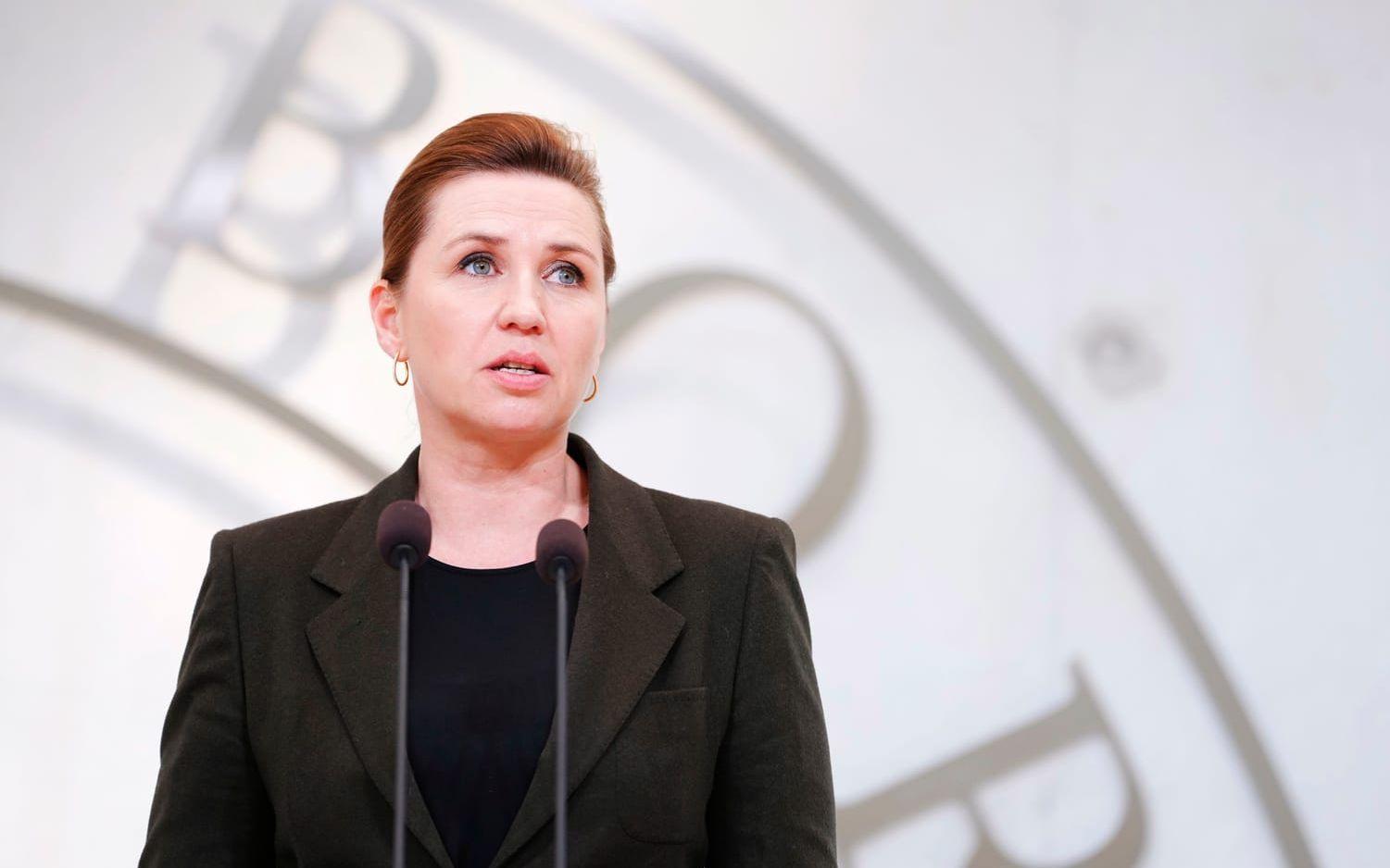 Danmarks statsminister Mette Frederiksen på dagens presskonferens om Ukrainastöd.