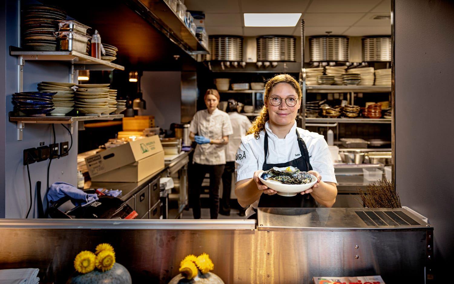 Sofia B Olsson på restaurangen Vrå serverar ofta Gigas-ostron.