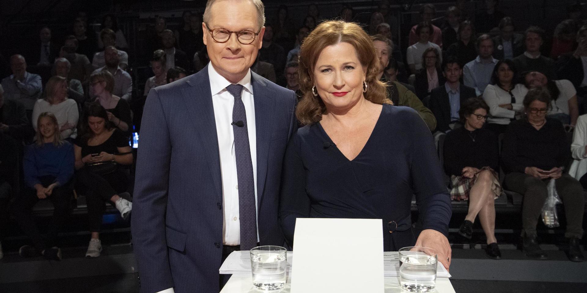 SVT-programledarna Mats Knutsson och Anna Hedenmo. 