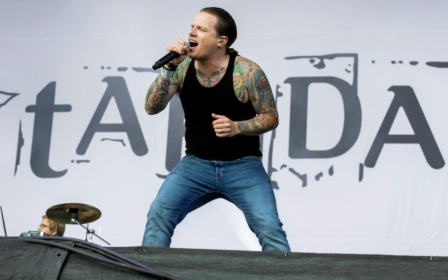 Robert Pettersson spelar med Takida på Bråvalla i Norrköping 2013. 